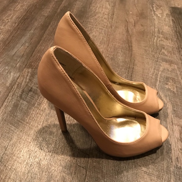 NUDE PEEP TOE HEELS - Picture 2 of 5
